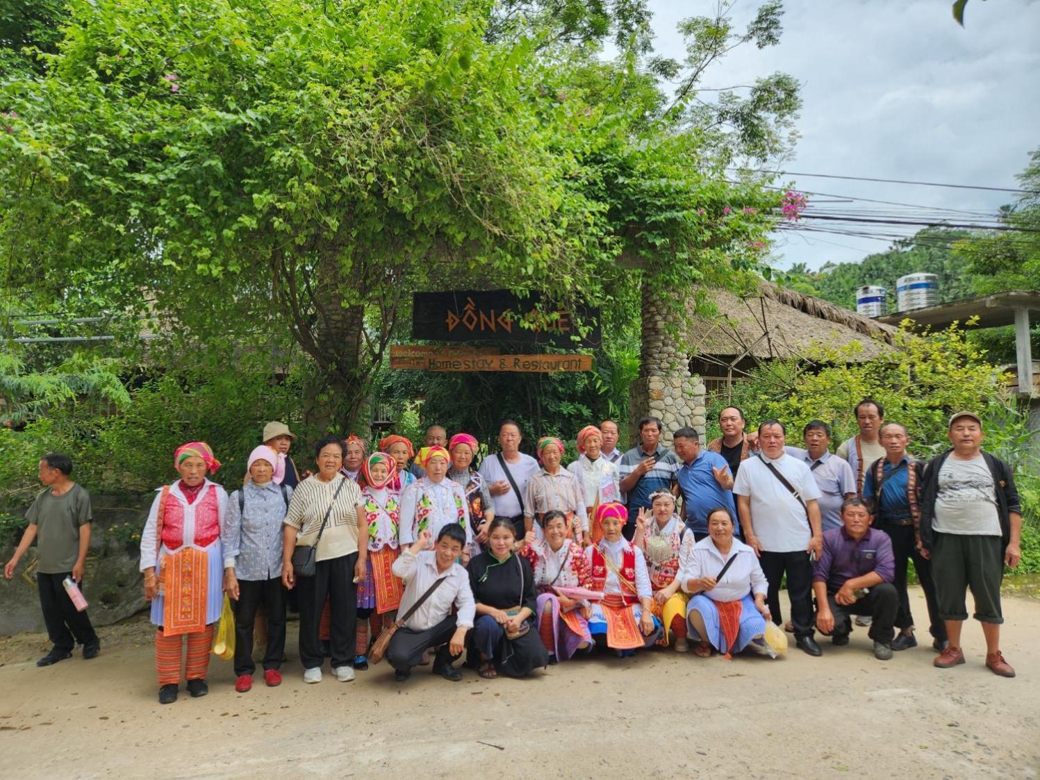 Dong Que Homestay-Tours-Motorbike, Car Rental, Hiking Ha Giang Exteriör bild